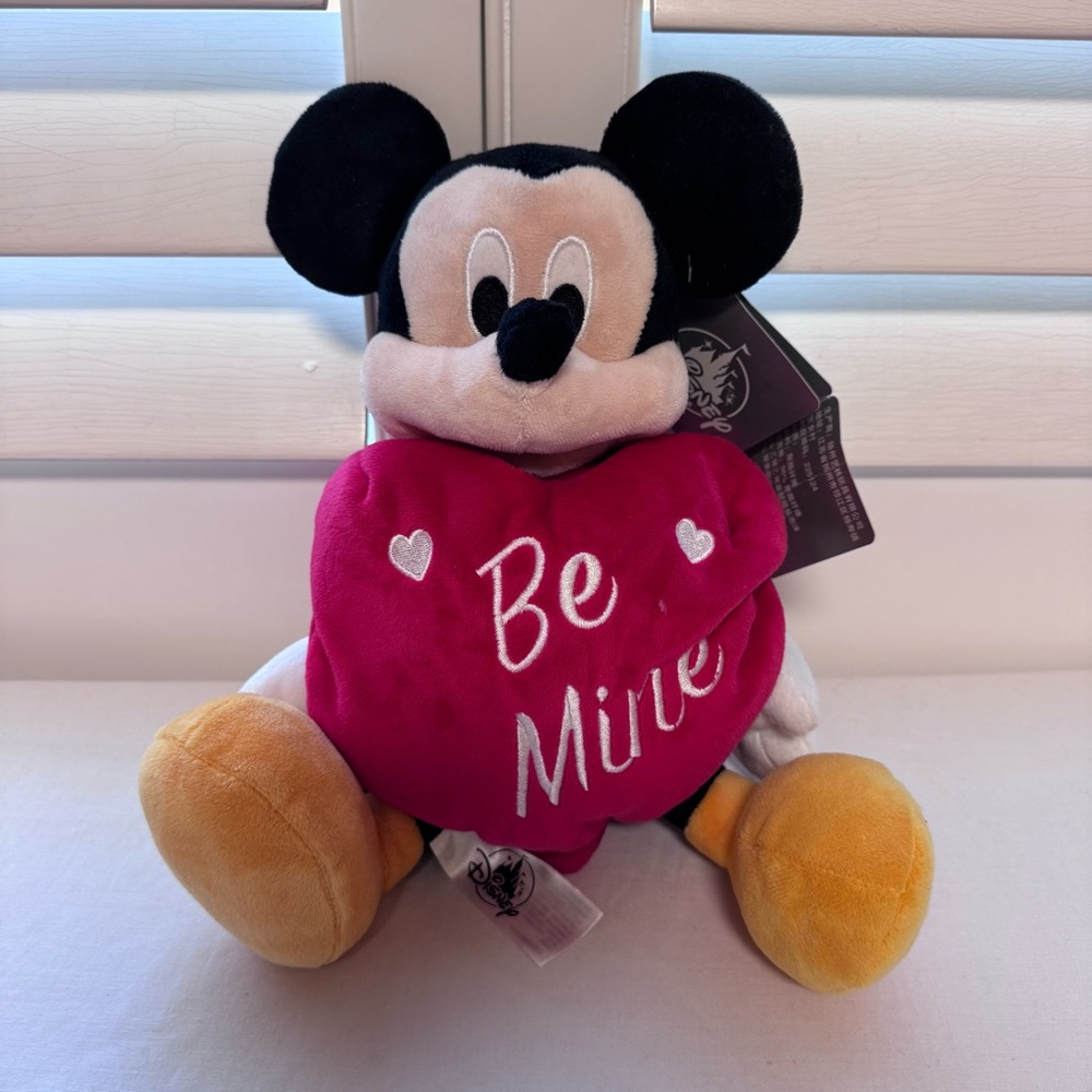 2019 Valentines Day Mickey Mouse 11" Stuffed Plush Toy NWT
